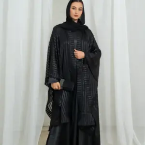 Evon Cloak – BLACK