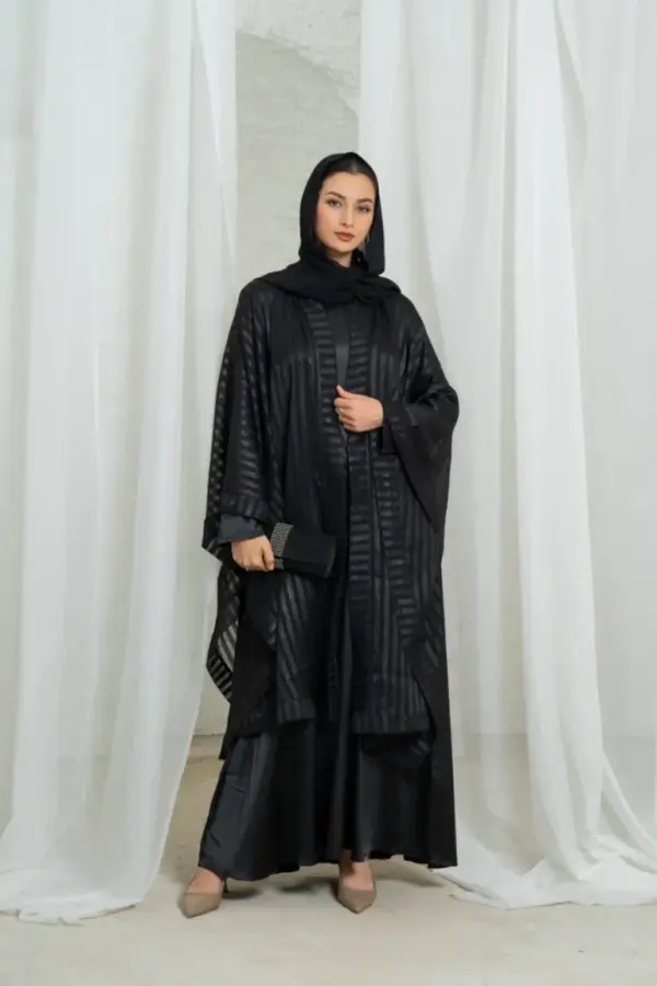 Evon Cloak – BLACK