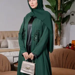 EMB Border Shrug - Green